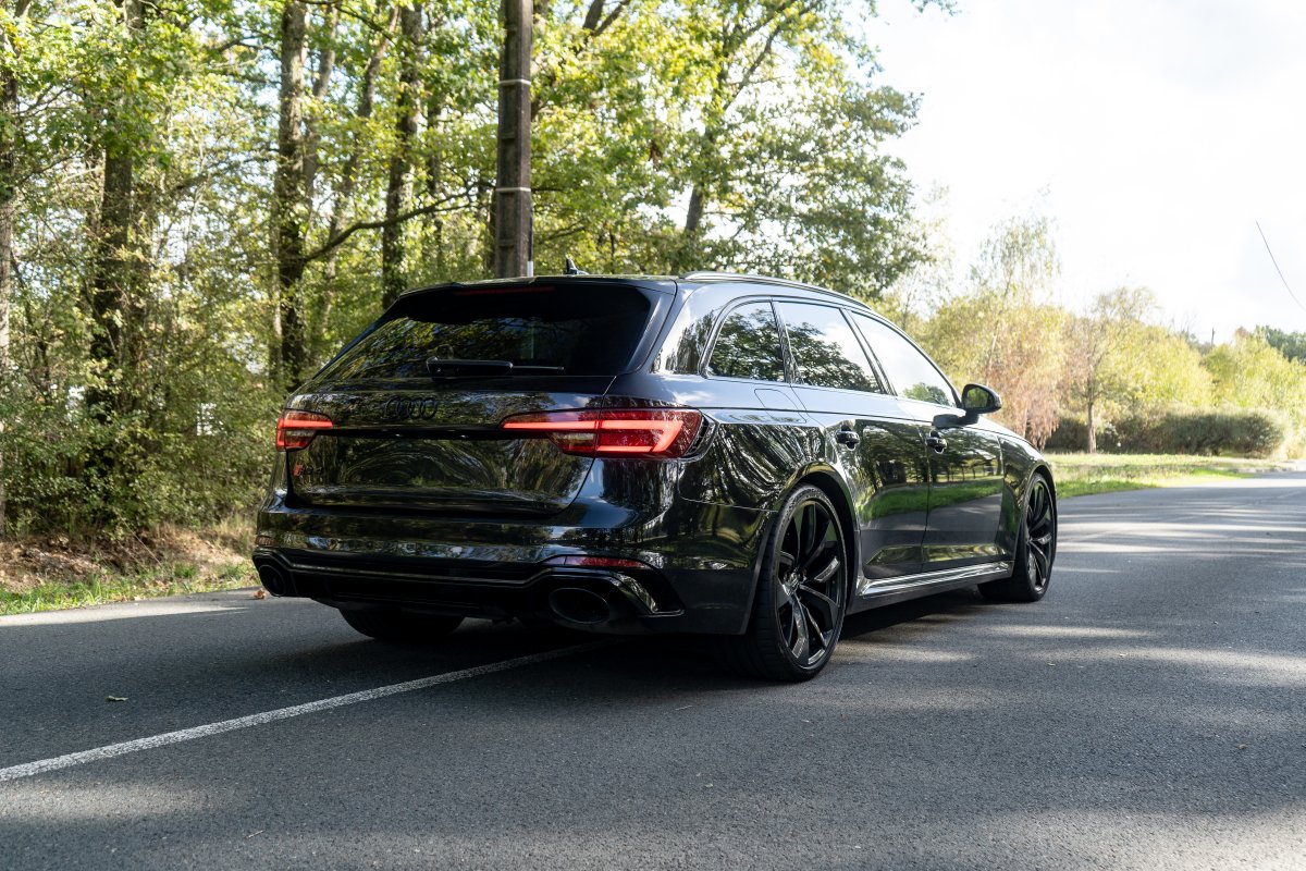 Audi RS4 Avant noire d'occasion, 68 600 km, Armada Automobiles Pithiviers